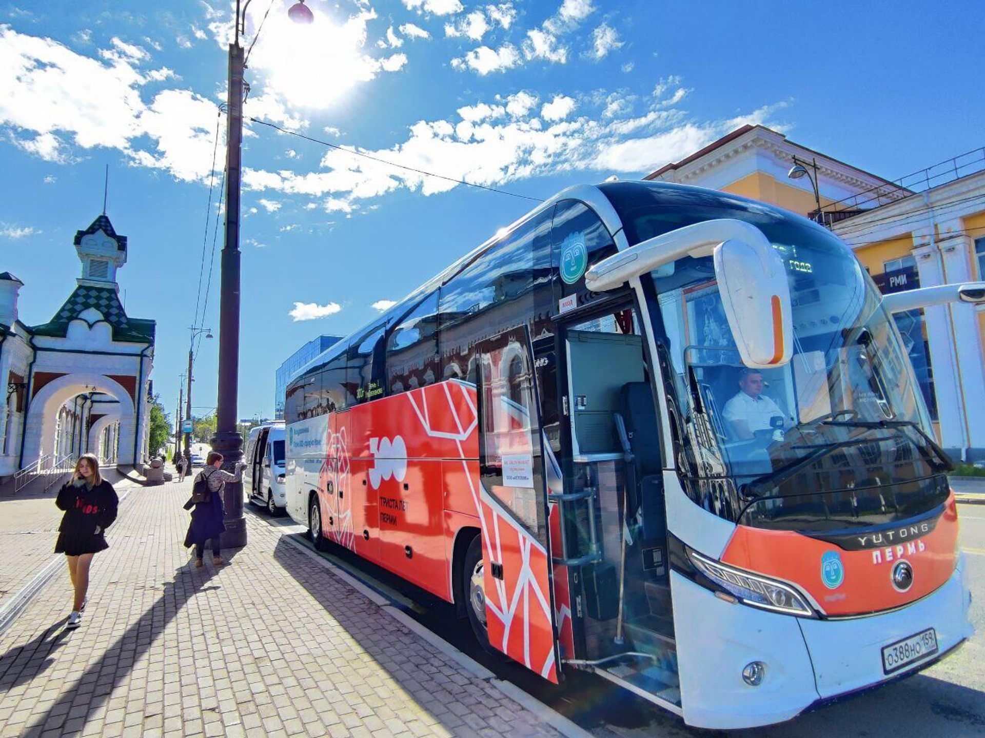 Пермь. Туристический экскурсионный автобус 300Т Пермь. Туристический экскурсионный автобус 300Т