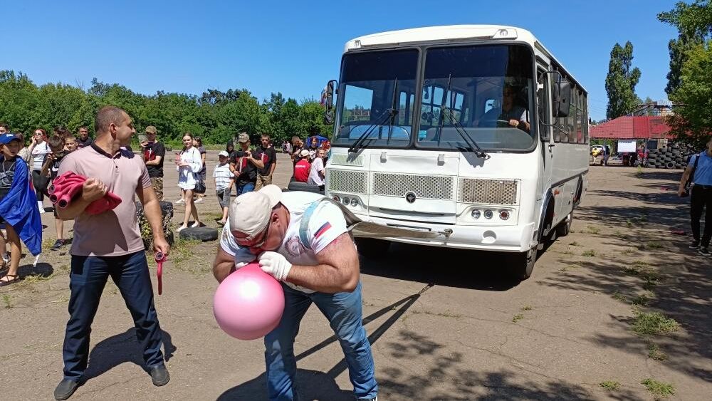Атлет международного богатырского движения Сильнейшая нация мира, рекордсмен мира Сергей Агаджанян по прозвищу Русский Халк установил новый мировой рекорд Атлет международного богатырского движения Сильнейшая нация мира, рекордсмен мира Сергей Агаджанян по прозвищу Русский Халк установил новый мировой рекорд - РИА Новости, 1920, 29.06.2024