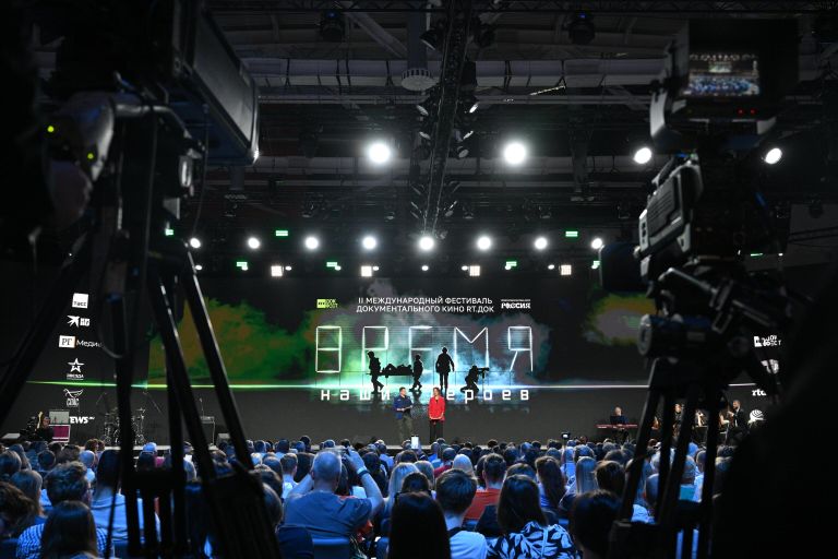 Выставка Россия. Церемония открытия Международного фестиваля документального кино RT.Док: Время наших героев Выставка Россия. Церемония открытия Международного фестиваля документального кино RT.Док: Время наших героев