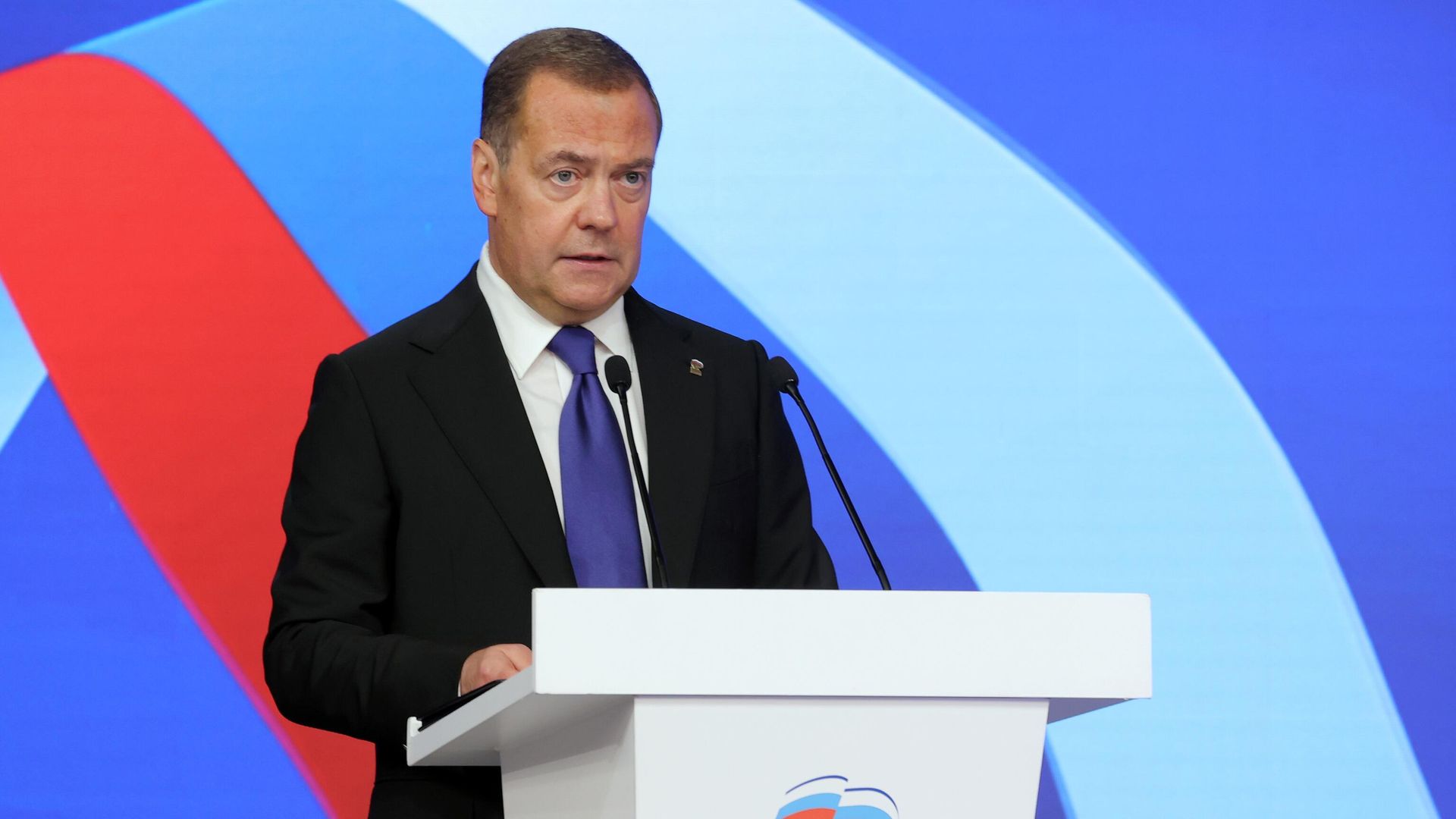 Заместитель председателя Совета безопасности РФ, председатель партии Единая Россия Дмитрий Медведев Заместитель председателя Совета безопасности РФ, председатель партии Единая Россия Дмитрий Медведев - РИА Новости, 1920, 05.07.2024