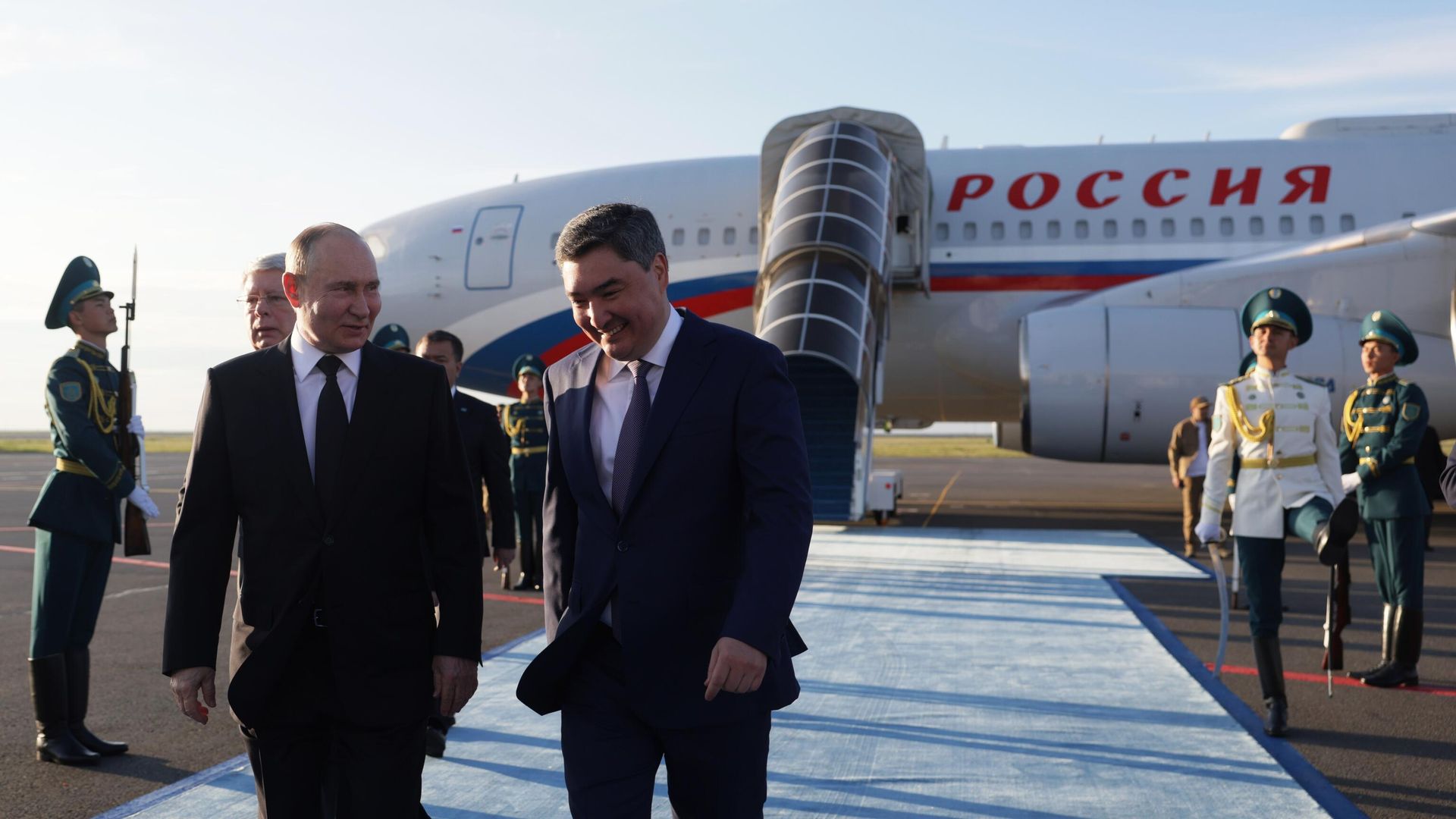 Президент Владимир Путин прибыл в Астану для участия в саммите ШОС Президент Владимир Путин прибыл в Астану для участия в саммите ШОС - РИА Новости, 1920, 03.07.2024