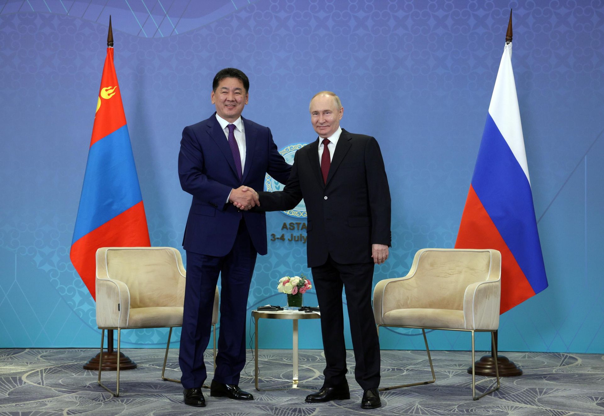 Президент РФ Владимир Путин и президент Монголии Ухнагийн Хурэлсух во время встречи на полях саммита Шанхайской организации сотрудничества - РИА Новости, 1920, 30.08.2024