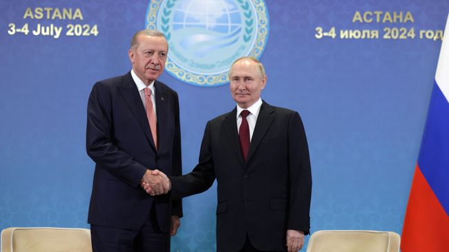 Президент РФ Владимир Путин и президент Турецкой Республики Реджеп Тайип Эрдоган во время встречи на полях саммита Шанхайской организации сотрудничества