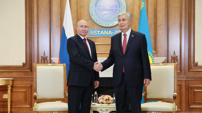 Президент России Владимир Путин и президент Республики Казахстан Касым-Жомарт Токаев
