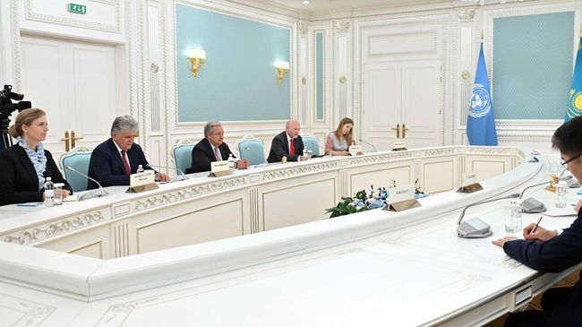 Генеральный секретарь ООН Антониу Гутерриш во время визита на саммит ШОС