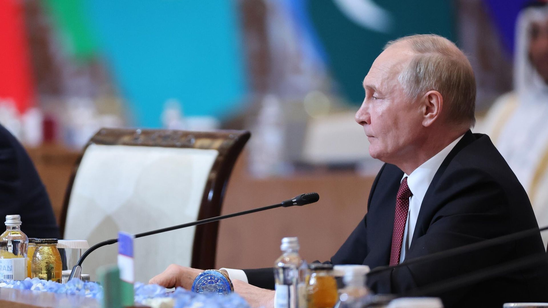 Президент РФ Владимир Путин и президент Республики Казахстан Касым-Жомарт Токаев на встрече в формате ШОС плюс Президент РФ Владимир Путин и президент Республики Казахстан Касым-Жомарт Токаев на встрече в формате ШОС плюс - РИА Новости, 1920, 04.07.2024