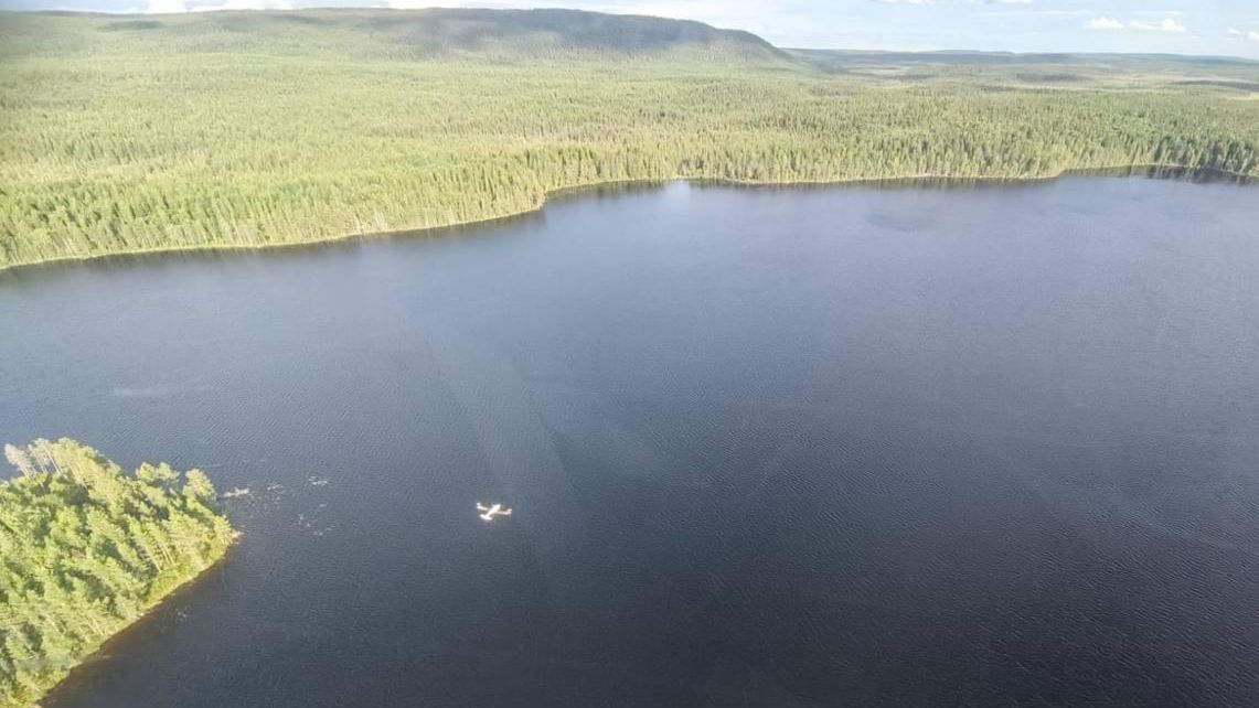 Место жесткой посадки гидроплана в Муезерском районе на озере Валлас в Карелии Место жесткой посадки гидроплана в Муезерском районе на озере Валлас в Карелии - РИА Новости, 1920, 04.07.2024