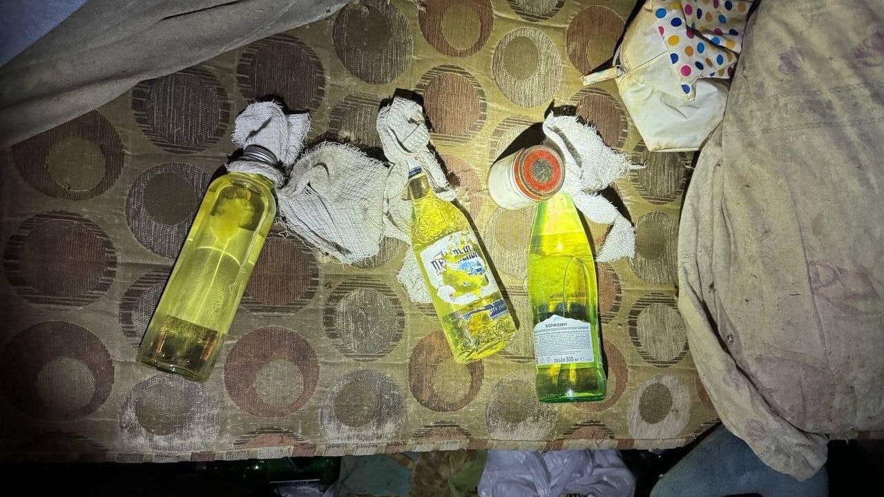 Самодельные зажигательные устройства, обнаруженные у подозреваемого в планировании теракта в Самаре - РИА Новости, 1920, 05.07.2024