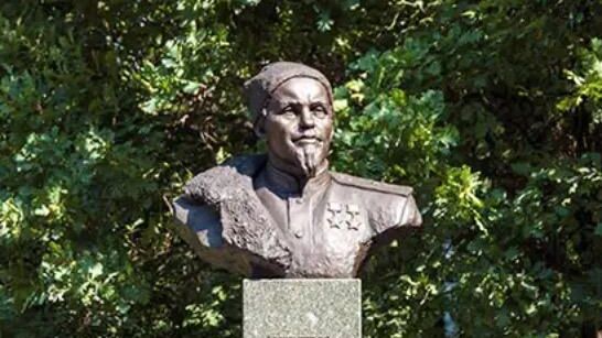 Памятник партизану Сидору Ковпаку в парке Вечной Славы в Печерском районе Киева Памятник партизану Сидору Ковпаку в парке Вечной Славы в Печерском районе Киева - РИА Новости, 1920, 05.12.2024