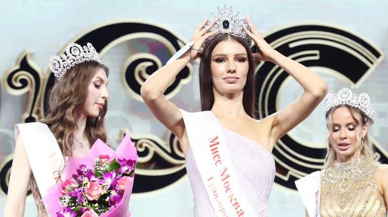 Лилиана Булатова во время конкурса Мисс Москва на Международной выставке-форуме Россия Лилиана Булатова во время конкурса Мисс Москва на Международной выставке-форуме Россия