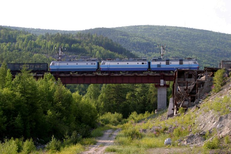 Участок Байкало-Амурской магистрали в районе Северобайкальска