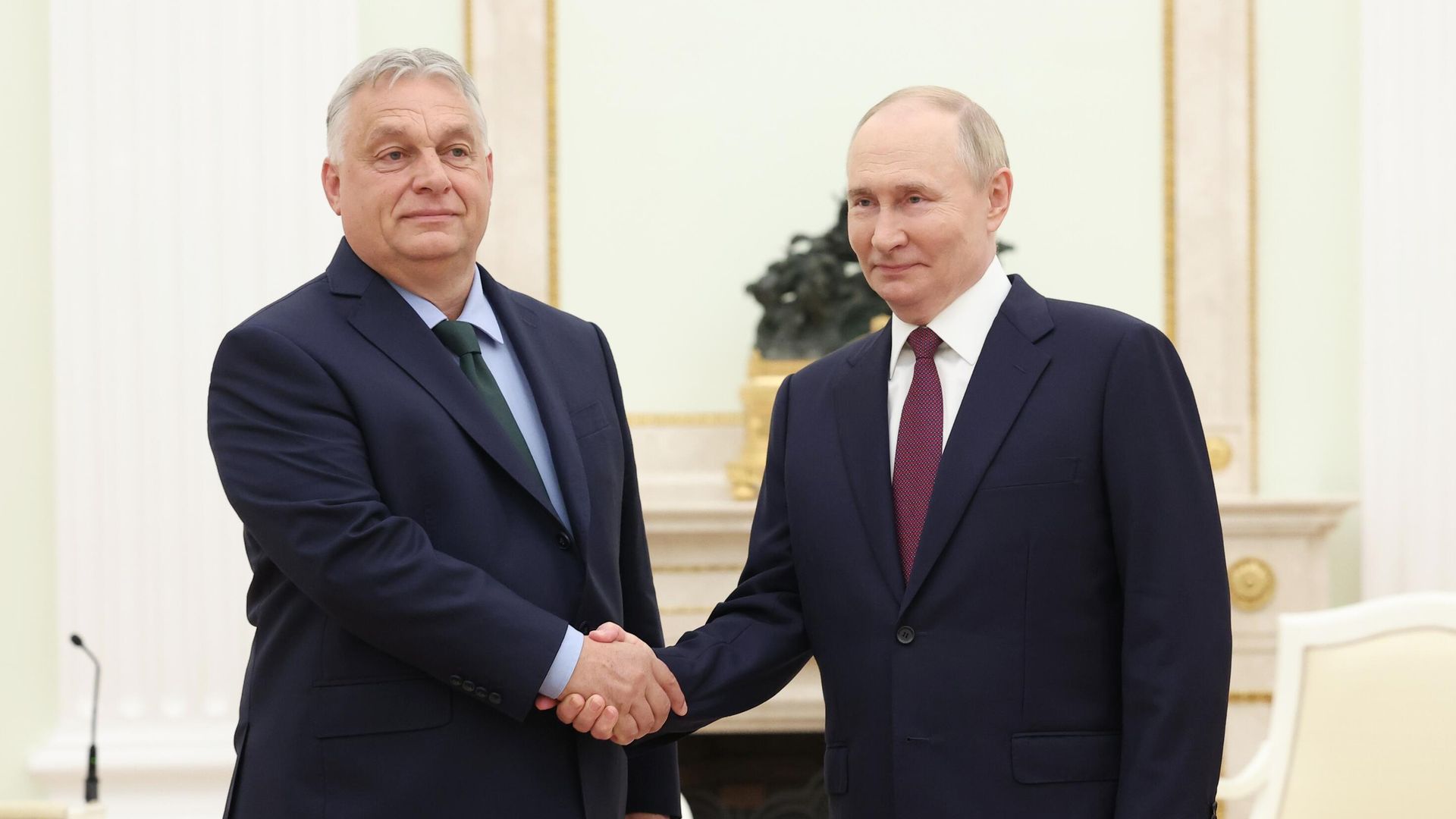 Президент России Владимир Путин и премьер-министр Венгрии Виктор Орбан во время встречи в Москве Президент России Владимир Путин и премьер-министр Венгрии Виктор Орбан во время встречи в Москве - РИА Новости, 1920, 05.07.2024