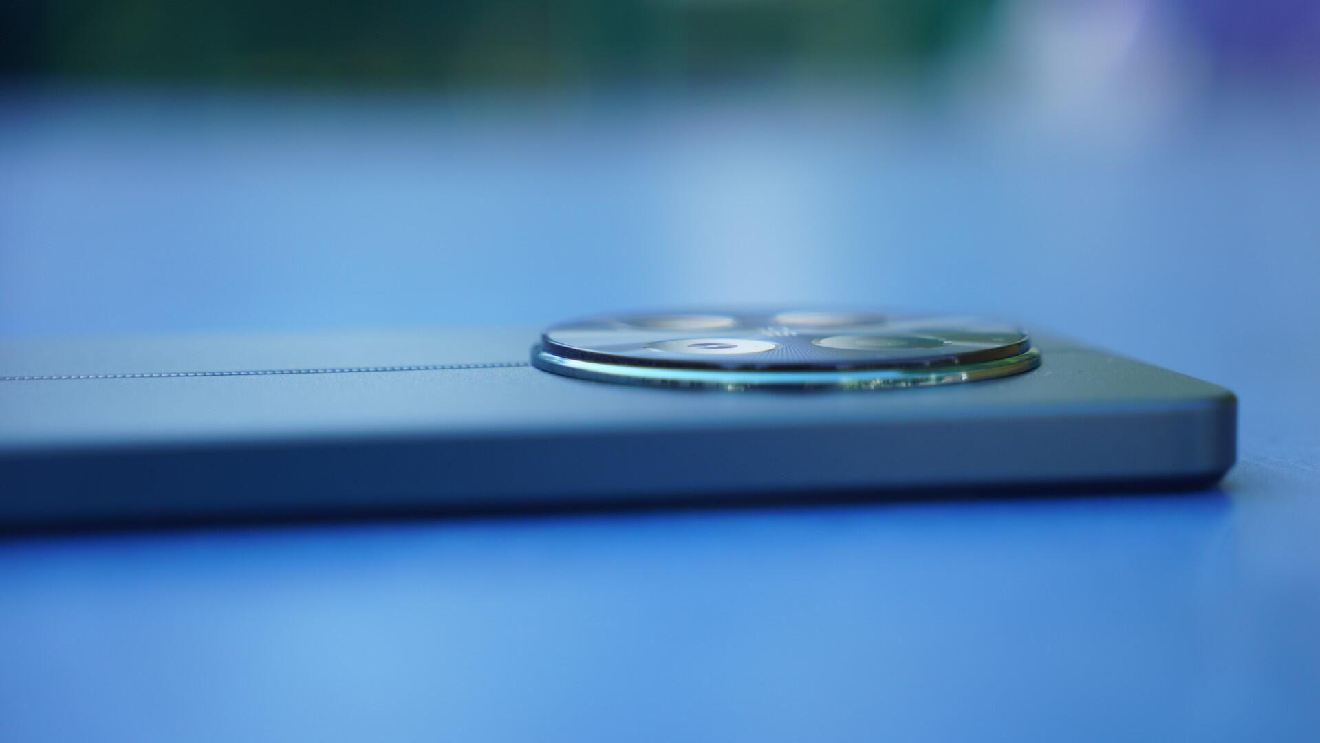 Смартфон realme 12 Смартфон realme 12 - РИА Новости, 1920, 05.07.2024