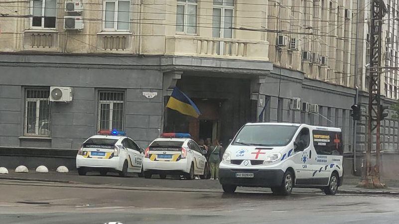 Сотрудники военкоматов Украины отлавливают мужчин призывного возраста, передвигаясь на автомобилях скорой помощи Сотрудники военкоматов Украины отлавливают мужчин призывного возраста, передвигаясь на автомобилях скорой помощи - РИА Новости, 1920, 08.07.2024