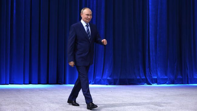 Президент РФ Владимир Путин на встрече с финалистами конкурса Это у нас семейное на ВДНХ