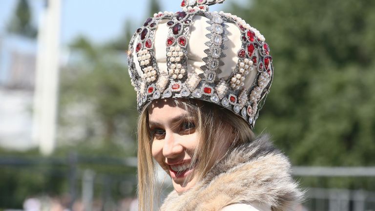 Выставка Россия. Парад национальных костюмов в рамках проекта Краса России: 30 лет отражения русской души Выставка Россия. Парад национальных костюмов в рамках проекта Краса России: 30 лет отражения русской души