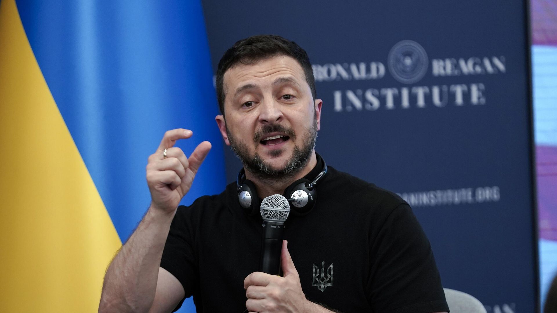 Владимир Зеленский на саммите НАТО в Вашингтоне, США Владимир Зеленский на саммите НАТО в Вашингтоне, США - РИА Новости, 1920, 07.10.2024