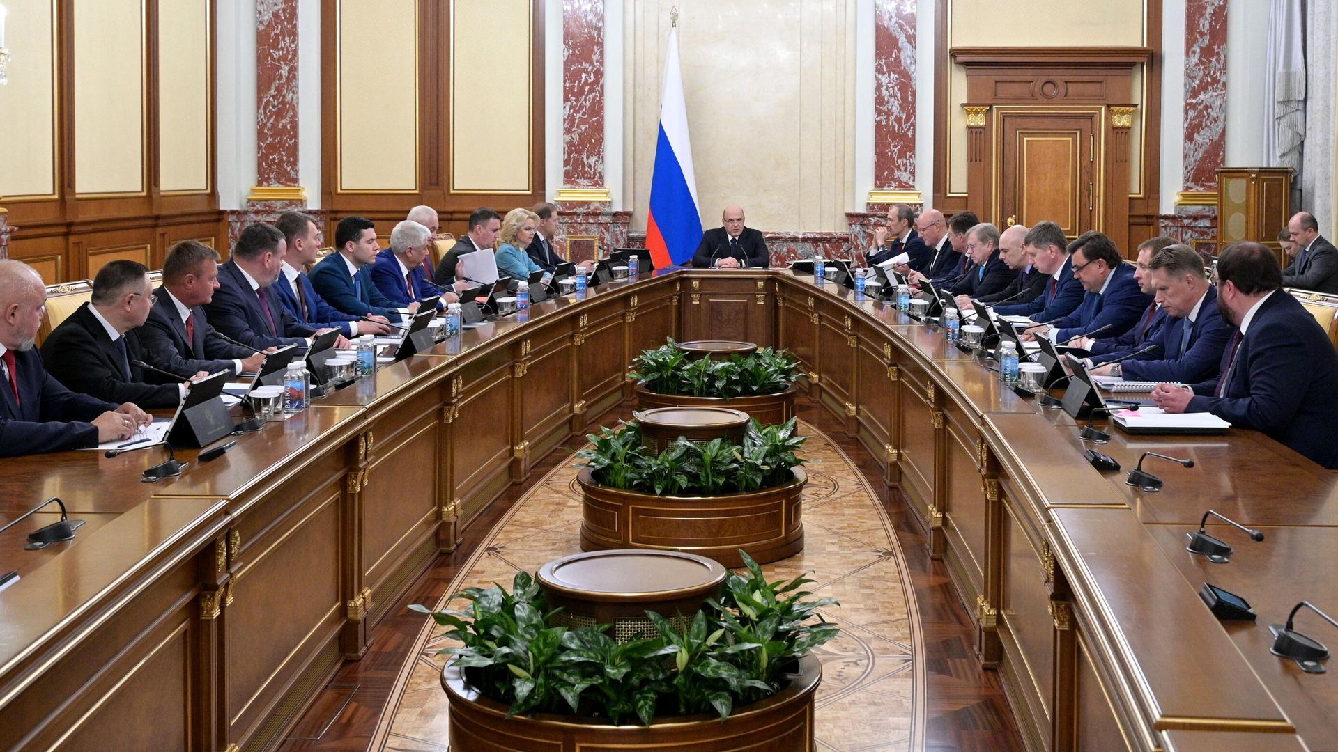 Председатель правительства РФ Михаил Мишустин проводит совещание с членами кабинета министров РФ Председатель правительства РФ Михаил Мишустин проводит совещание с членами кабинета министров РФ - РИА Новости, 1920, 10.09.2024