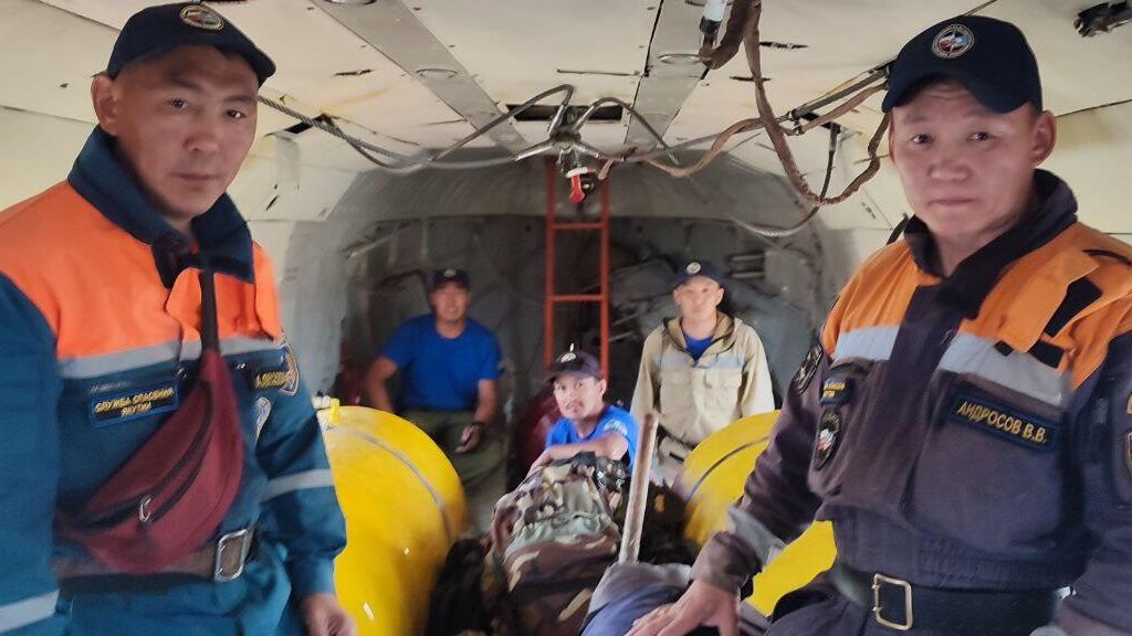 Спасательная операция по поиску пропавшего во время тушения лесного пожара огнеборца у села Белькачи в Якутии Спасательная операция по поиску пропавшего во время тушения лесного пожара огнеборца у села Белькачи в Якутии - РИА Новости, 1920, 21.07.2024