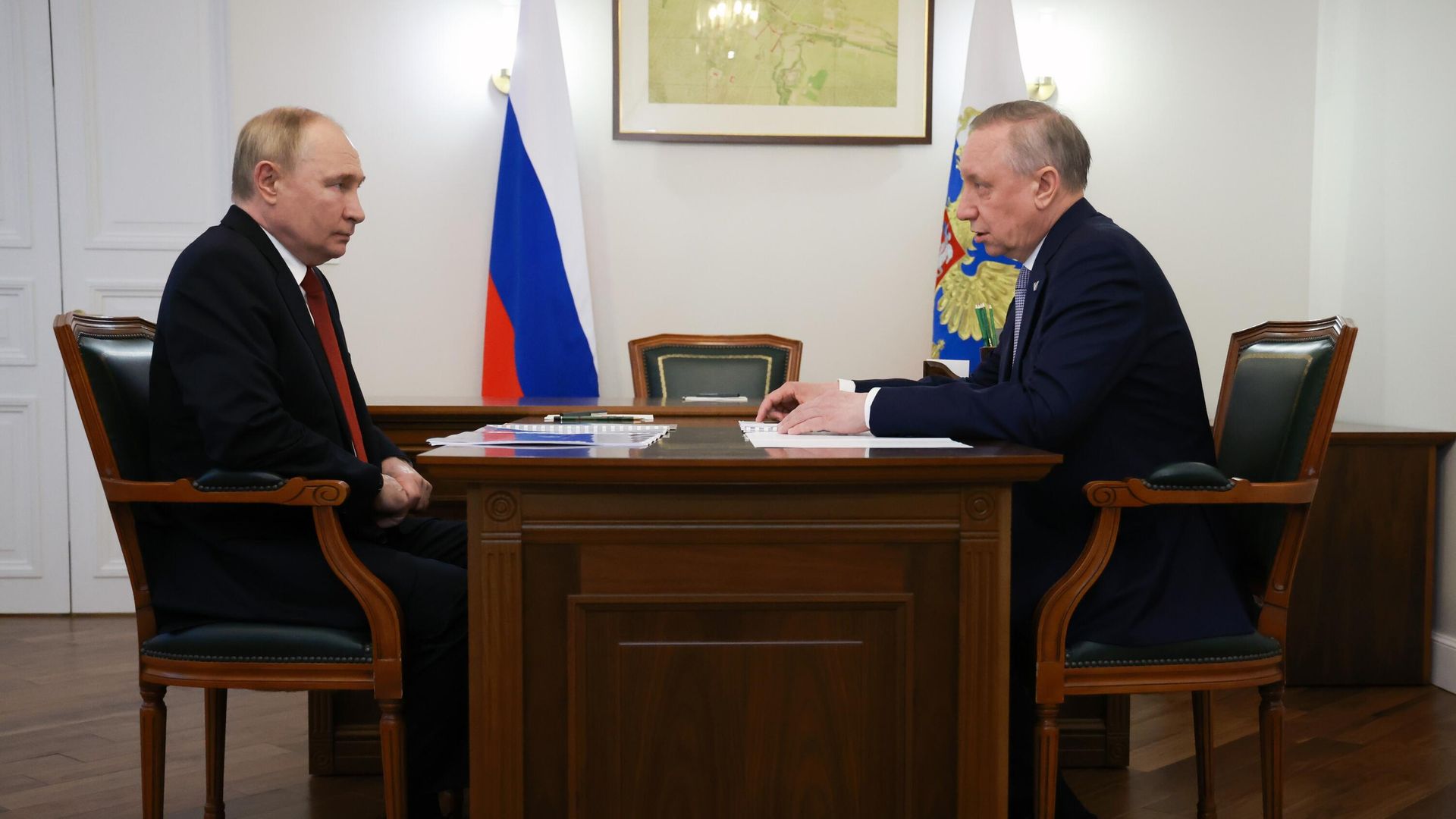 Президент РФ Владимир Путин и губернатор Санкт-Петербурга Александр Беглов во время встречи. 11 июля 2024 Президент РФ Владимир Путин и губернатор Санкт-Петербурга Александр Беглов во время встречи. 11 июля 2024 - РИА Новости, 1920, 11.07.2024