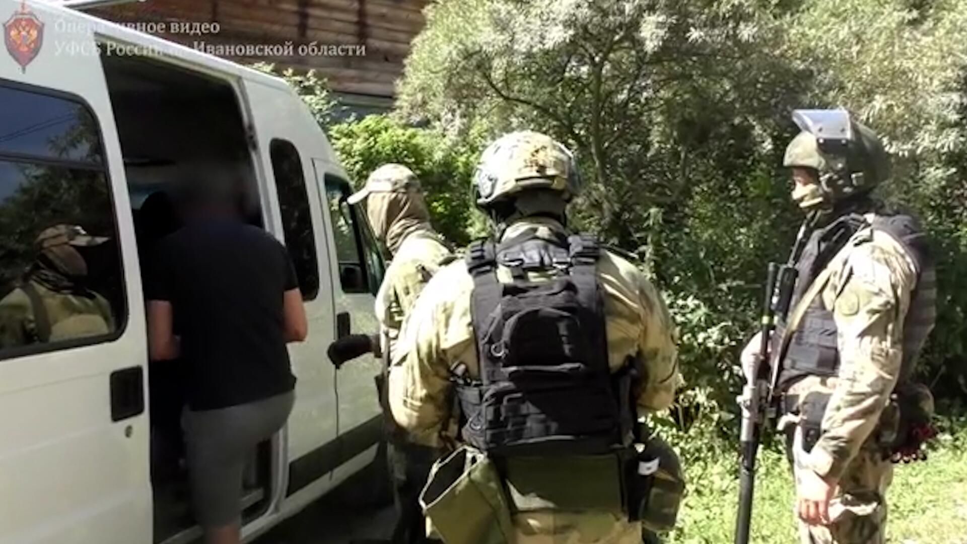 Кадры с подозреваемыми в коррупции сотрудниками правительства Ивановской области Кадры с подозреваемыми в коррупции сотрудниками правительства Ивановской области - РИА Новости, 1920, 12.07.2024