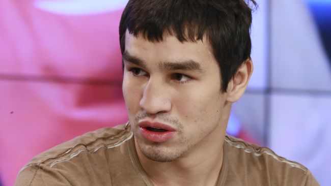 Боксер Артем Чеботарев Боксер Артем Чеботарев