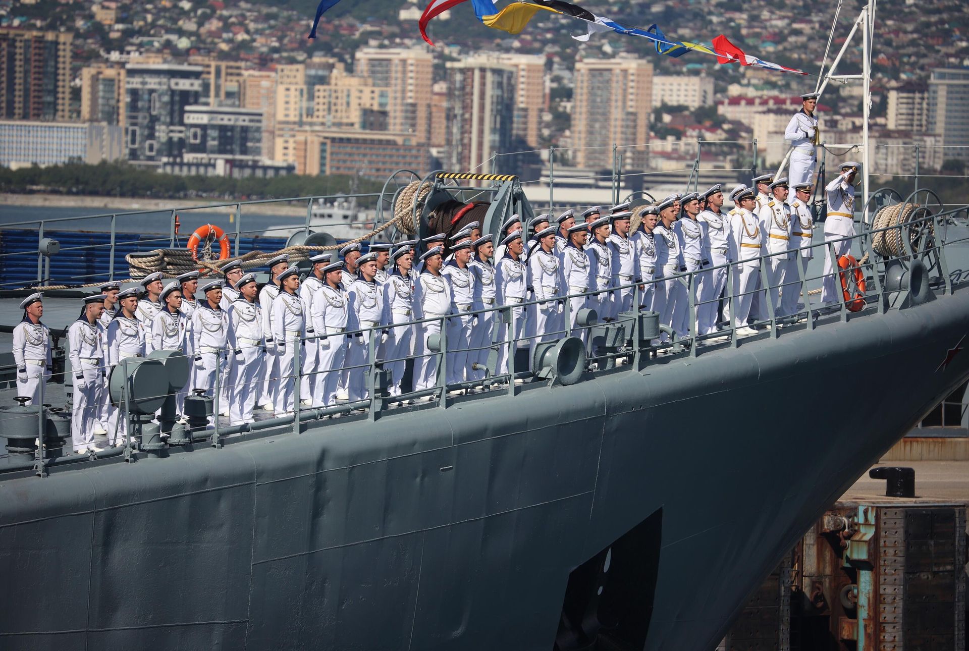Моряки на торжественном параде, посвященном Дню Военно-морского флота, в Новороссийске Моряки на торжественном параде, посвященном Дню Военно-морского флота, в Новороссийске - РИА Новости, 1920, 12.07.2024