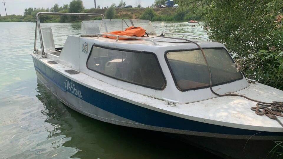 Лодка, в которой произошло возгорание в моторном отсеке во время прогулки в акватории Кудиновского карьера на территории Богородского городского округа Московской области. 15 июля 2024 Лодка, в которой произошло возгорание в моторном отсеке во время прогулки в акватории Кудиновского карьера на территории Богородского городского округа Московской области. 15 июля 2024 - РИА Новости, 1920, 15.07.2024