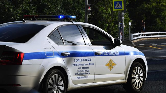 Автомобиль дорожно-патрульной службы в Москве