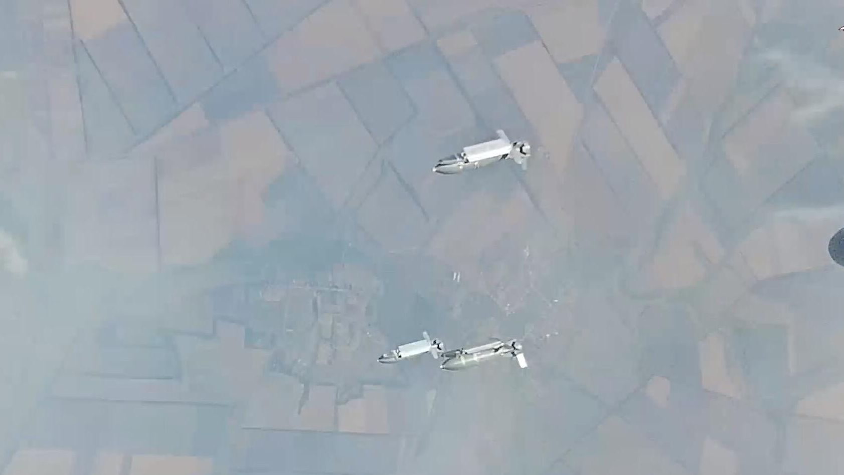 Экипажи Су-34 уничтожил пункт временной дислокации ВСУ в зоне ответственности группировки войск Запад - РИА Новости, 1920, 16.07.2024