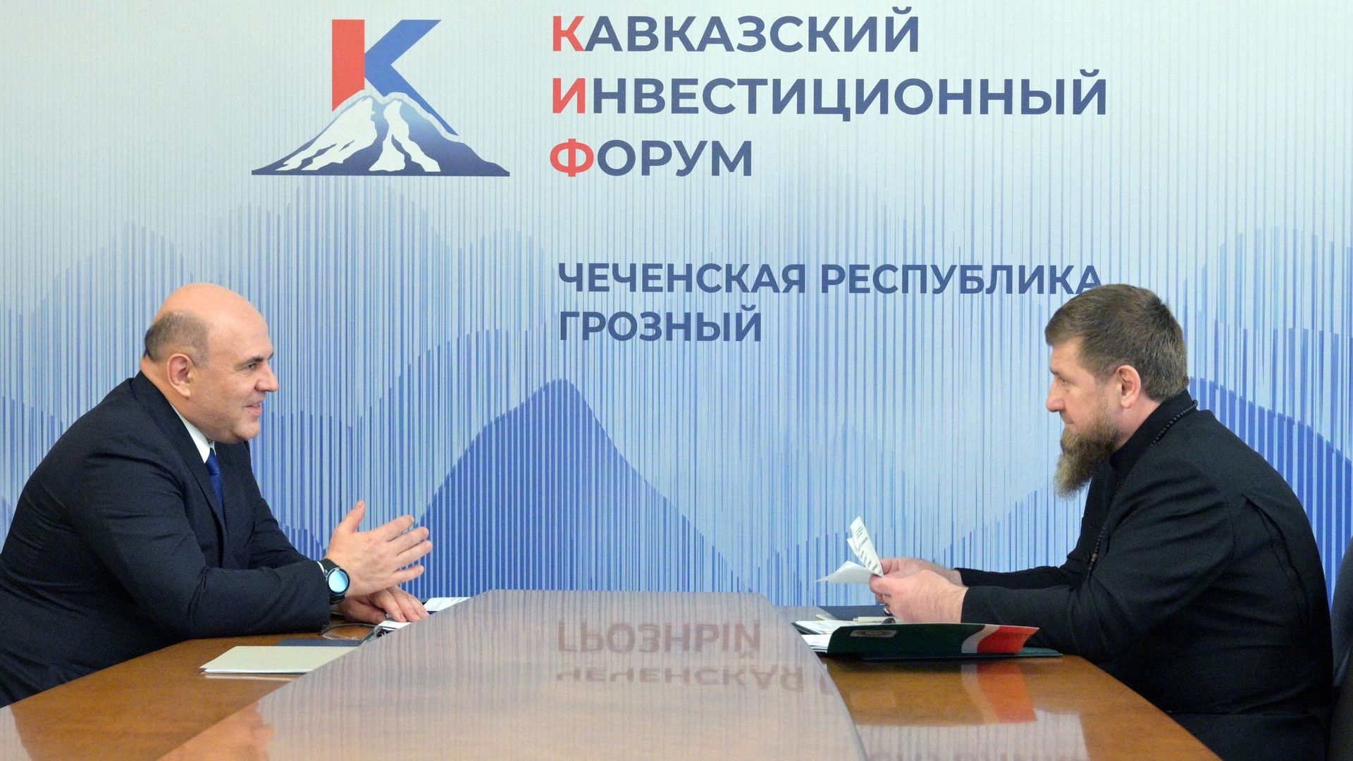 Председатель правительства РФ Михаил Мишустин и глава Чеченской Республики Рамзан Кадыров во время встречи Председатель правительства РФ Михаил Мишустин и глава Чеченской Республики Рамзан Кадыров во время встречи - РИА Новости, 1920, 16.03.2026