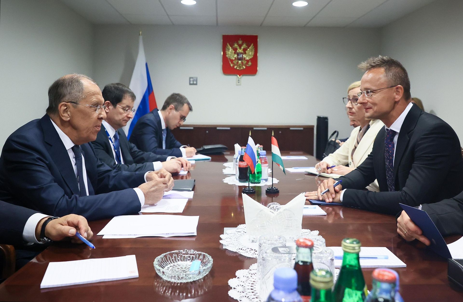 Министр иностранных дел РФ Сергей Лавров и министр иностранных дел и внешнеэкономических связей Венгрии Петер Сийярто на встрече в рамках заседания Совета Безопасности ООН в Нью-Йорке Министр иностранных дел РФ Сергей Лавров и министр иностранных дел и внешнеэкономических связей Венгрии Петер Сийярто на встрече в рамках заседания Совета Безопасности ООН в Нью-Йорке - РИА Новости, 1920, 31.07.2024