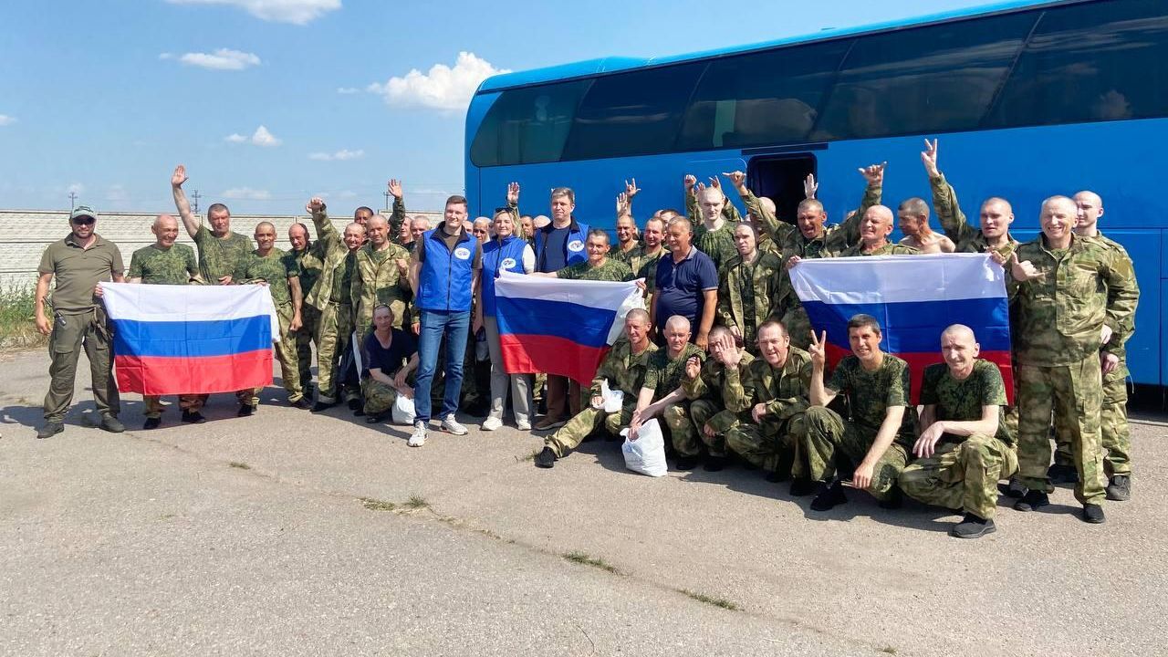 Российские военнослужащие после обмена военнопленными между Россией и Украиной Российские военнослужащие после обмена военнопленными между Россией и Украиной - РИА Новости, 1920, 17.07.2024