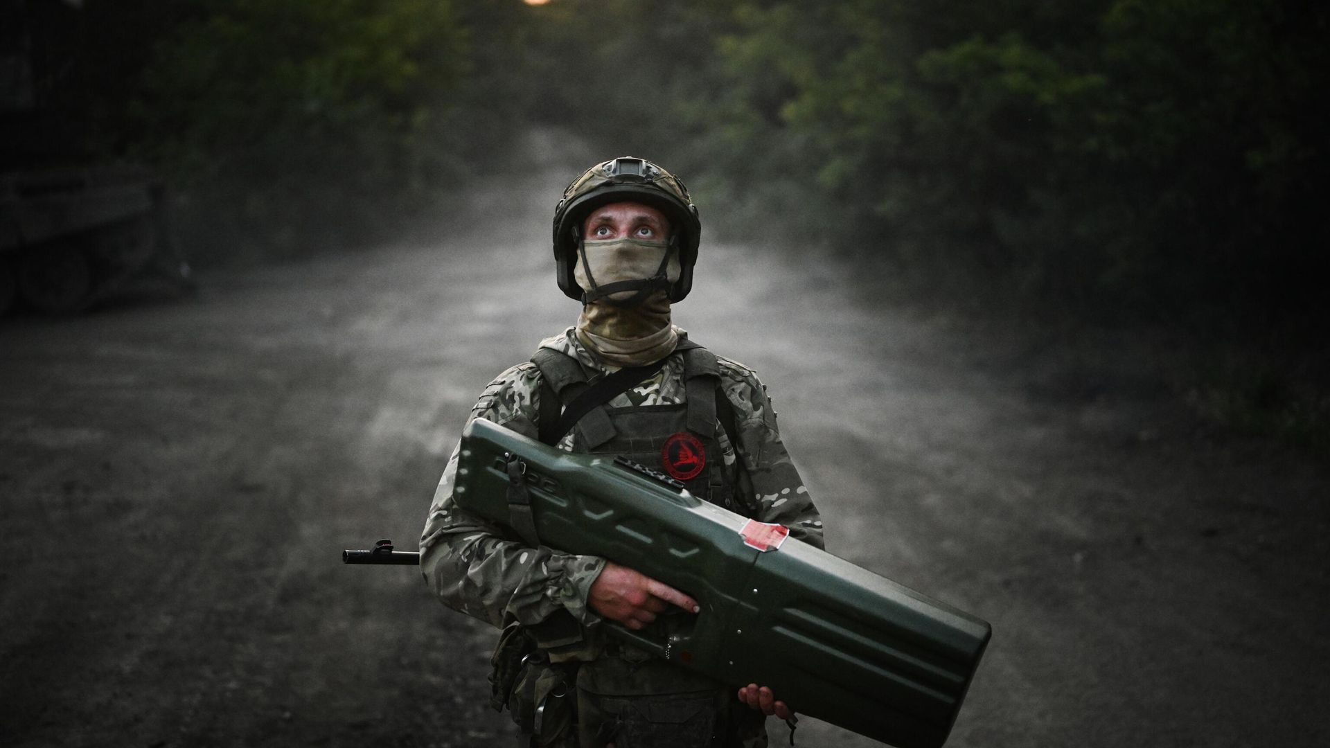 Российский военнослужащий с антидроновым ружьем Российский военнослужащий с антидроновым ружьем - РИА Новости, 1920, 22.07.2024