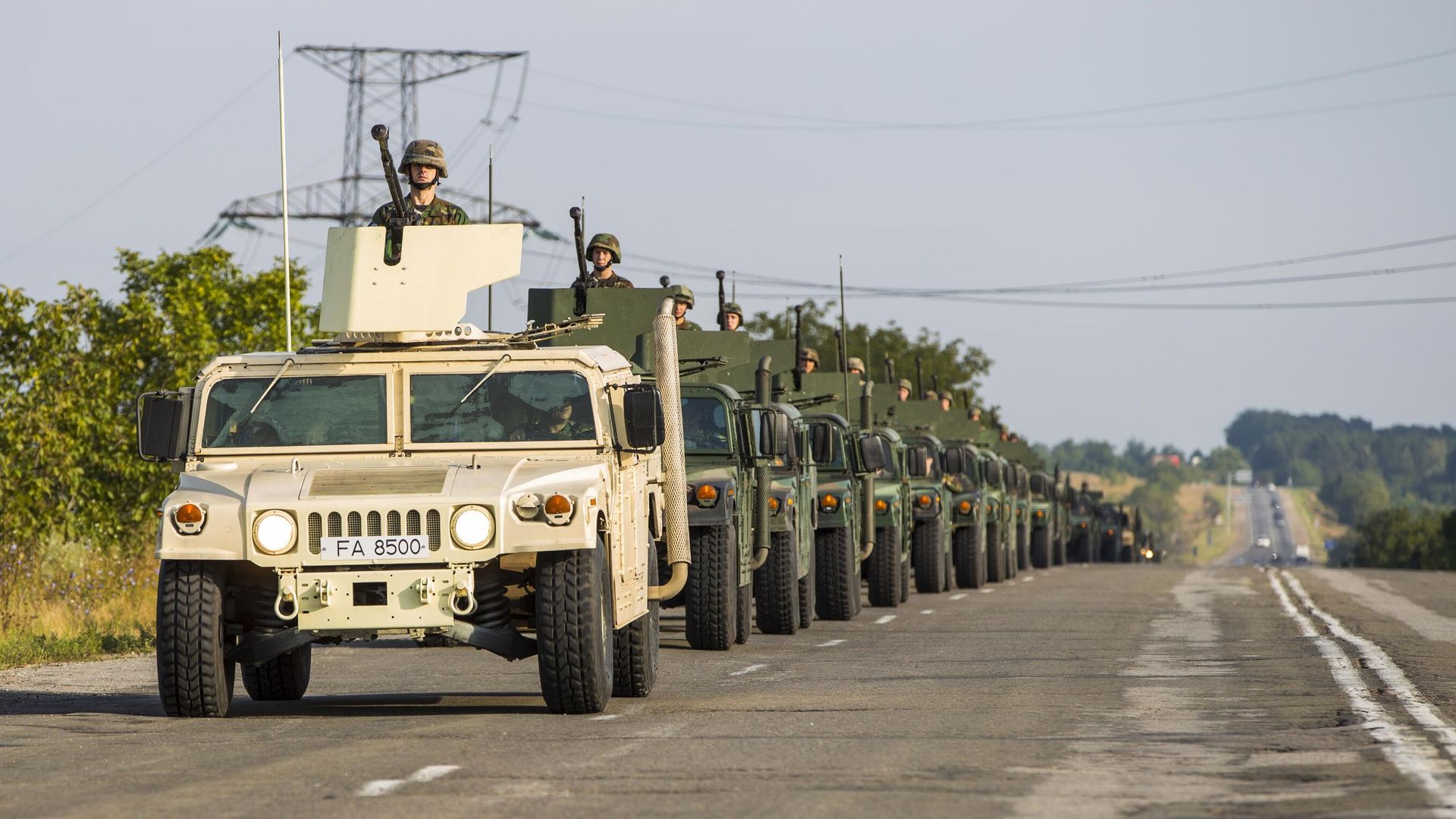 Военнослужащие армии Молдавии на внедорожниках HMMWV - РИА Новости, 1920, 20.10.2024