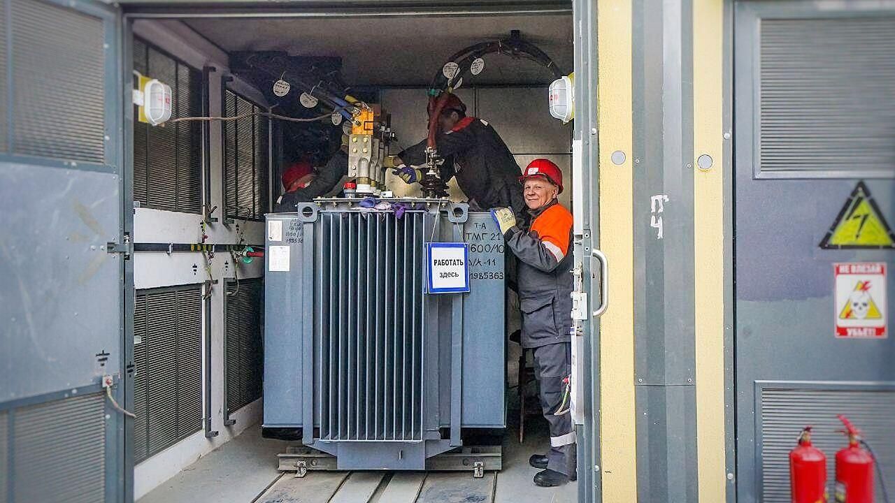 Более 50% работ по ремонту энергоподстанций выполнили в Москве Более 50% работ по ремонту энергоподстанций выполнили в Москве - РИА Новости, 1920, 19.07.2024