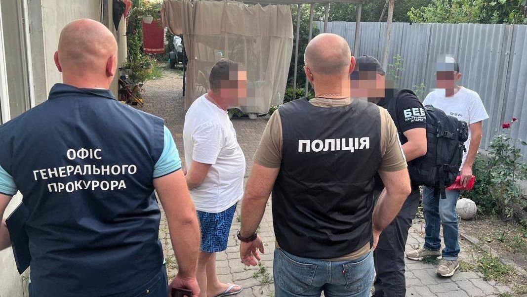 Задержание служащих квартирно-эксплуатационных подразделений и представителей коммерческих структур, подозреваемых в хищении на Украине Задержание служащих квартирно-эксплуатационных подразделений и представителей коммерческих структур, подозреваемых в хищении на Украине - РИА Новости, 1920, 19.07.2024
