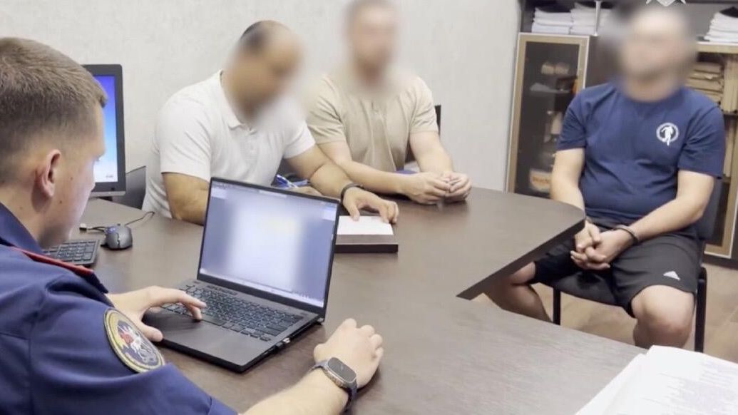 Мужчина, задержанный по обвинению в убийстве участника СВО в городе Армавире Мужчина, задержанный по обвинению в убийстве участника СВО в городе Армавире - РИА Новости, 1920, 28.05.2025