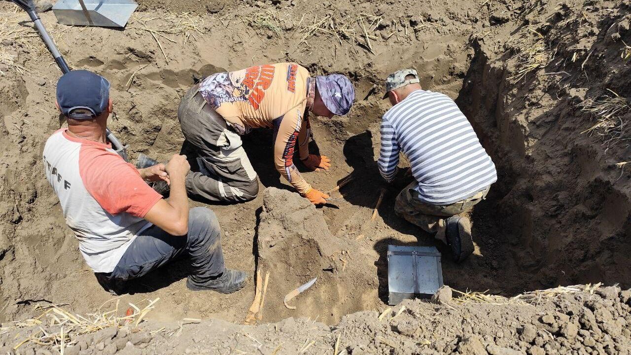На месте обнаружения останков двух советских солдат у села Раскаец в Молдавии На месте обнаружения останков двух советских солдат у села Раскаец в Молдавии - РИА Новости, 1920, 21.07.2024