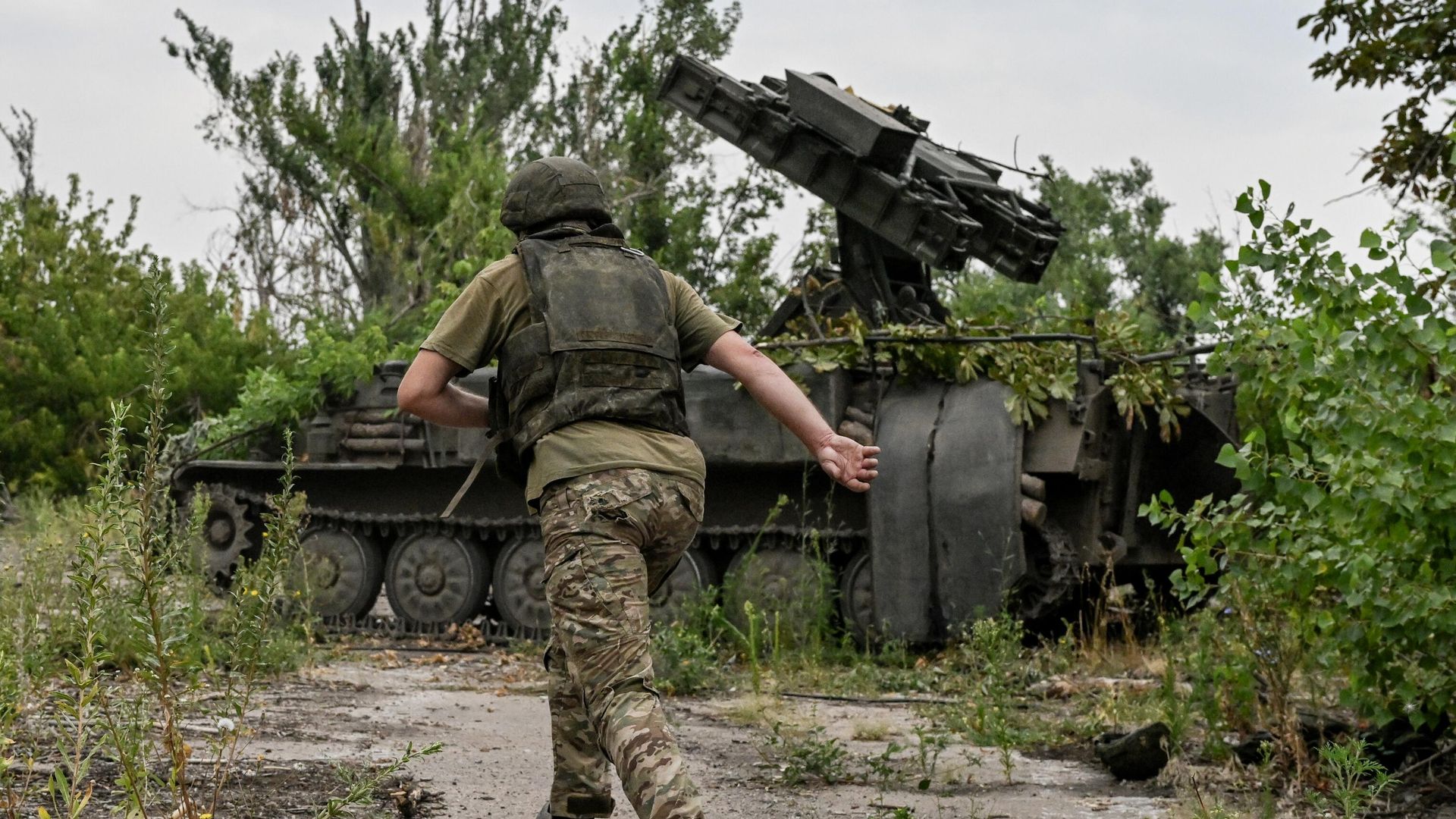 Боевая работа расчетов ЗРК Стрела -10 в зоне СВО Боевая работа расчетов ЗРК Стрела -10 в зоне СВО - РИА Новости, 1920, 24.05.2025