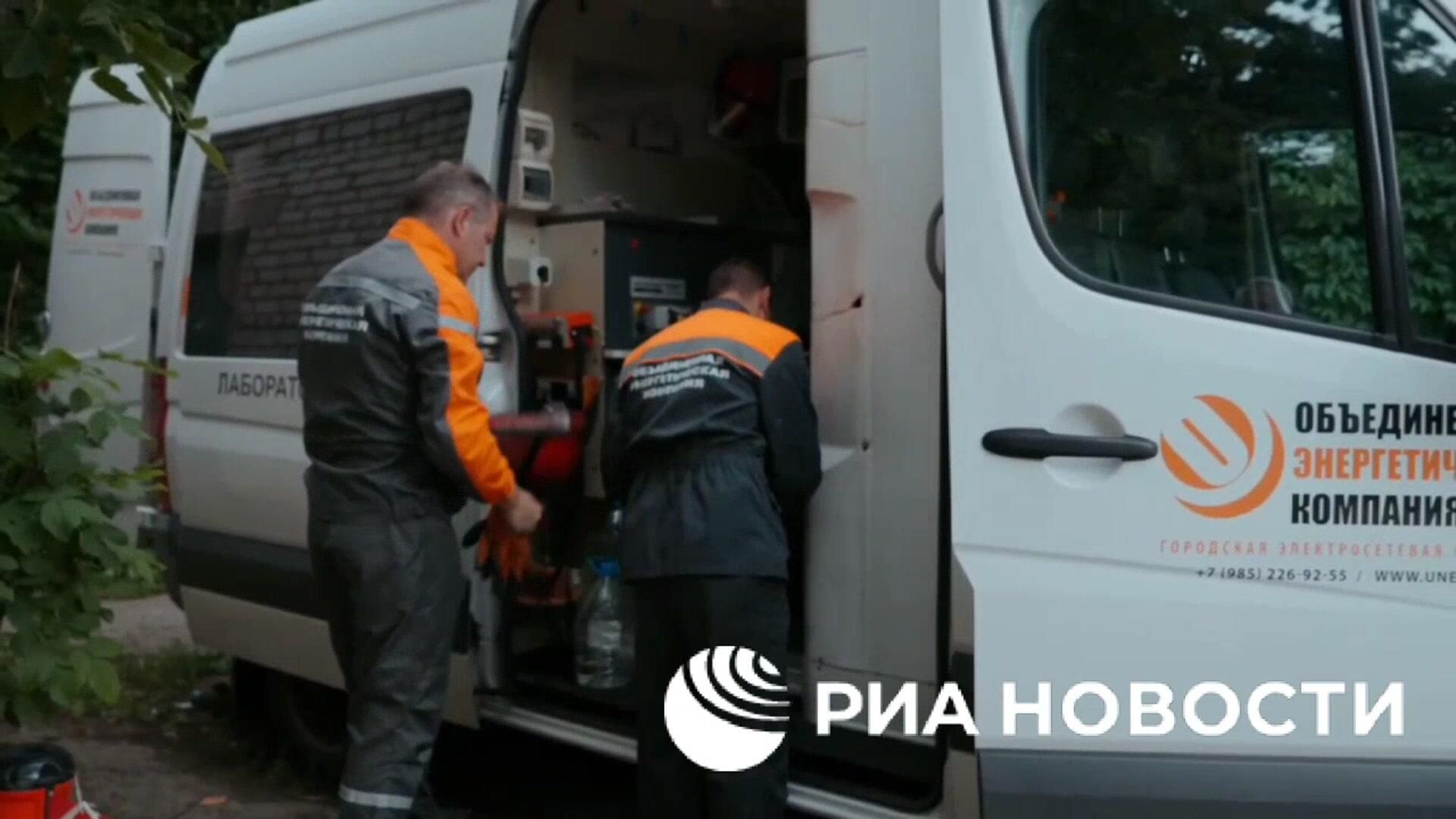 Московские энергетики проводят работы в Луганске по повышению качества и надежности энергоснабжения Московские энергетики проводят работы в Луганске по повышению качества и надежности энергоснабжения - РИА Новости, 1920, 23.07.2024