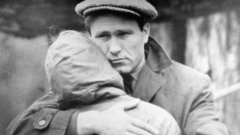 Василий Шукшин в фильме Сергея Герасимова У озера
