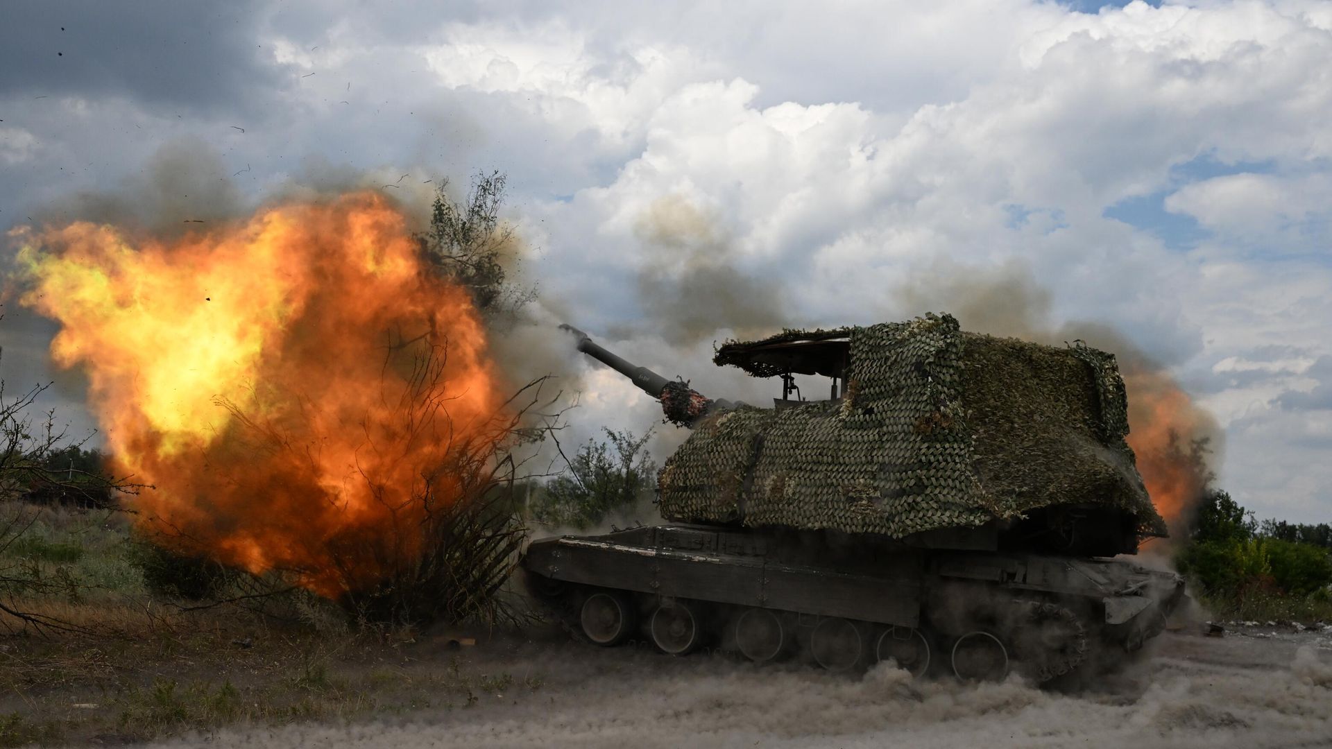 Боевая работа самоходной артиллерийской установки Мста-С в зоне проведения специальной военной операции Боевая работа самоходной артиллерийской установки Мста-С в зоне проведения специальной военной операции - РИА Новости, 1920, 27.05.2025