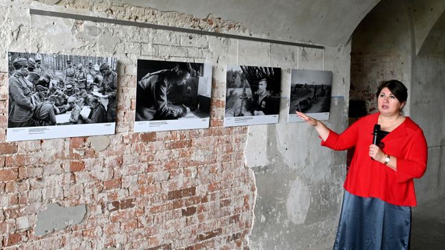 Руководитель проекта Освобождение. Путь к Победе Наталья Тюрина на открытии фотовыставки Освобождение. Путь к Победе на территории мемориального комплекса Брестская крепость-герой Руководитель проекта Освобождение. Путь к Победе Наталья Тюрина на открытии фотовыставки Освобождение. Путь к Победе на территории мемориального комплекса Брестская крепость-герой