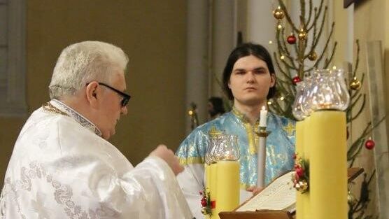 Евгений Серебряков во время службы в греко-католическом приходе Москвы Евгений Серебряков во время службы в греко-католическом приходе Москвы - РИА Новости, 1920, 25.07.2024