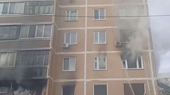 Место пожара в многоквартирном доме в Ульяновске