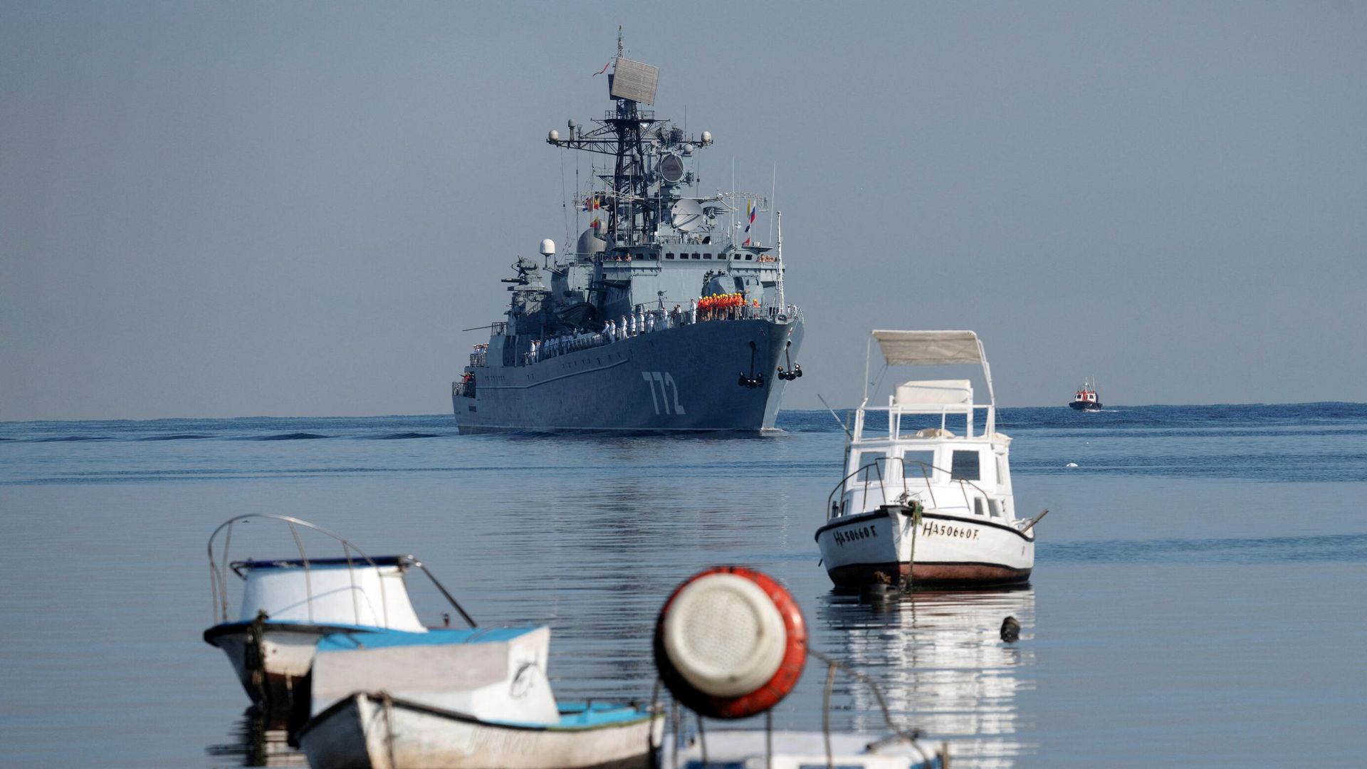 Патрульный корабль Неустрашимый из группы Балтийского флота Российской Федерации прибывает в порт кубинской столицы Гаваны. 27 июля 2024 Патрульный корабль Неустрашимый из группы Балтийского флота Российской Федерации прибывает в порт кубинской столицы Гаваны. 27 июля 2024 - РИА Новости, 1920, 27.07.2024