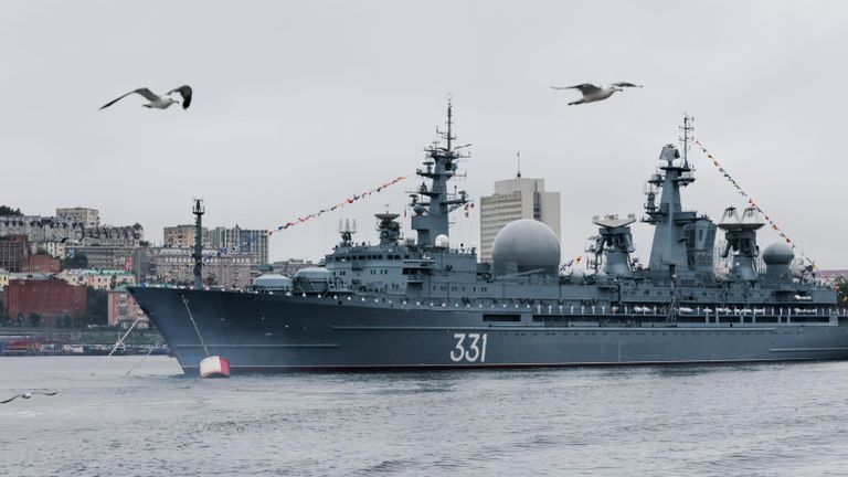 Корабль измерительного комплекса Маршал Крылов проекта 1914.1 на военно-морском параде во Владивостоке по случаю Дня Военно-морского флота РФ Корабль измерительного комплекса Маршал Крылов проекта 1914.1 на военно-морском параде во Владивостоке по случаю Дня Военно-морского флота РФ
