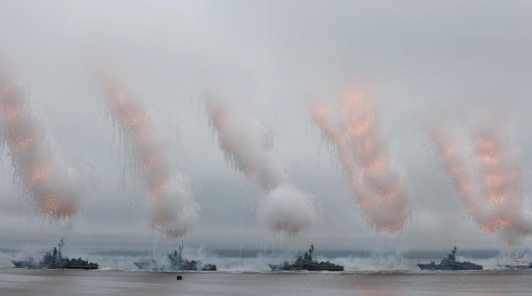 Военно-морской парад во Владивостоке по случаю Дня Военно-морского флота РФ Военно-морской парад во Владивостоке по случаю Дня Военно-морского флота РФ