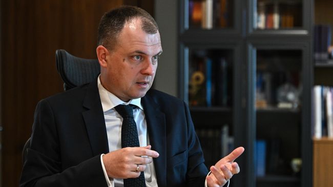 Руководитель Федерального агентства по техническому регулированию и метрологии (Росстандарт) Антон Шалаев во время интервью